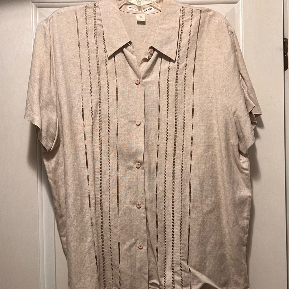 Women’s Beige Short Sleeve Button-Up Shirt